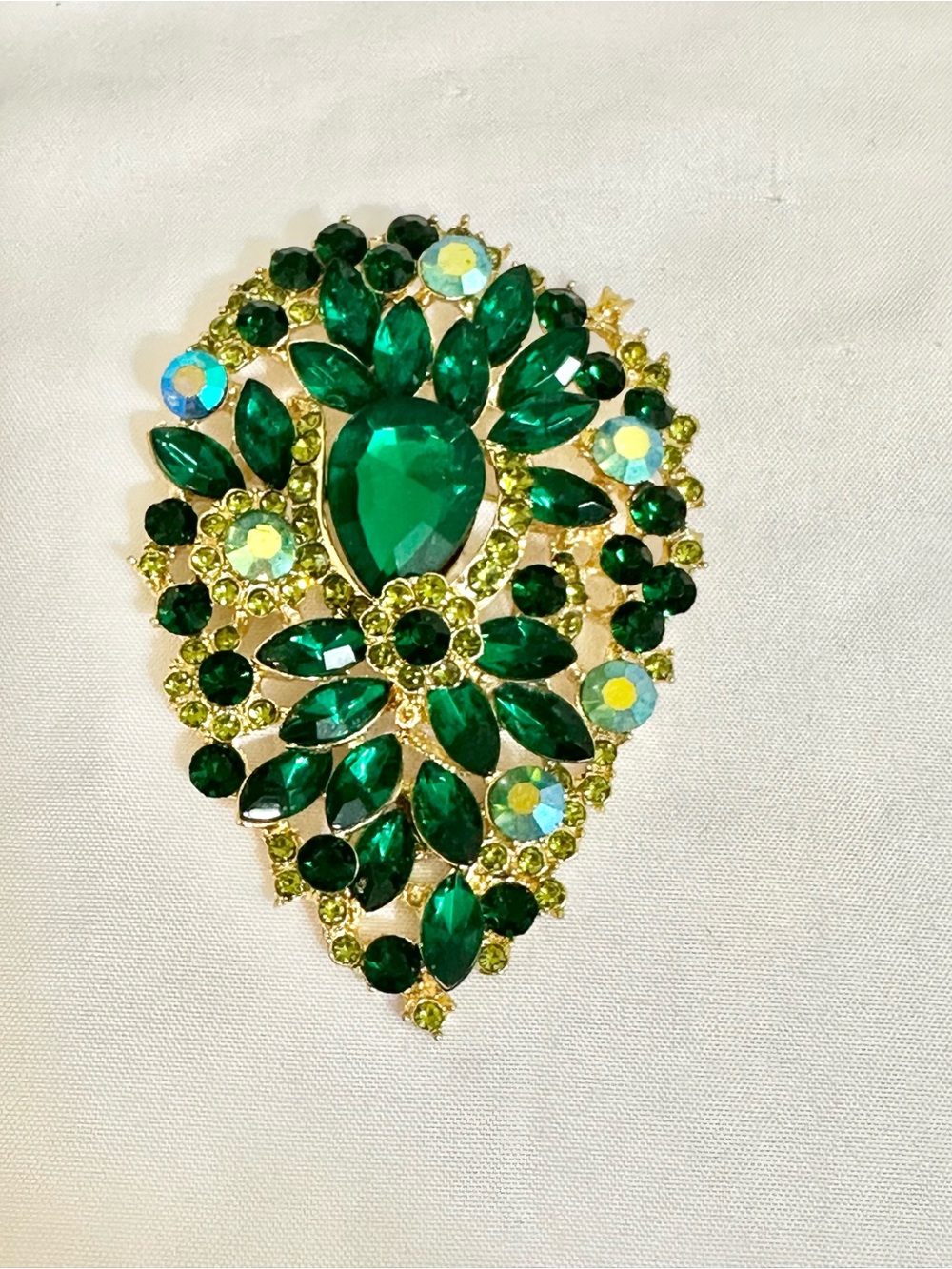 Emerald Green Teardrop Cabochons Brooch - Lightweight